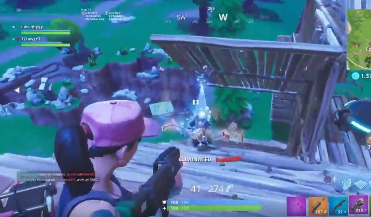 Compact SMG in Fortnite
